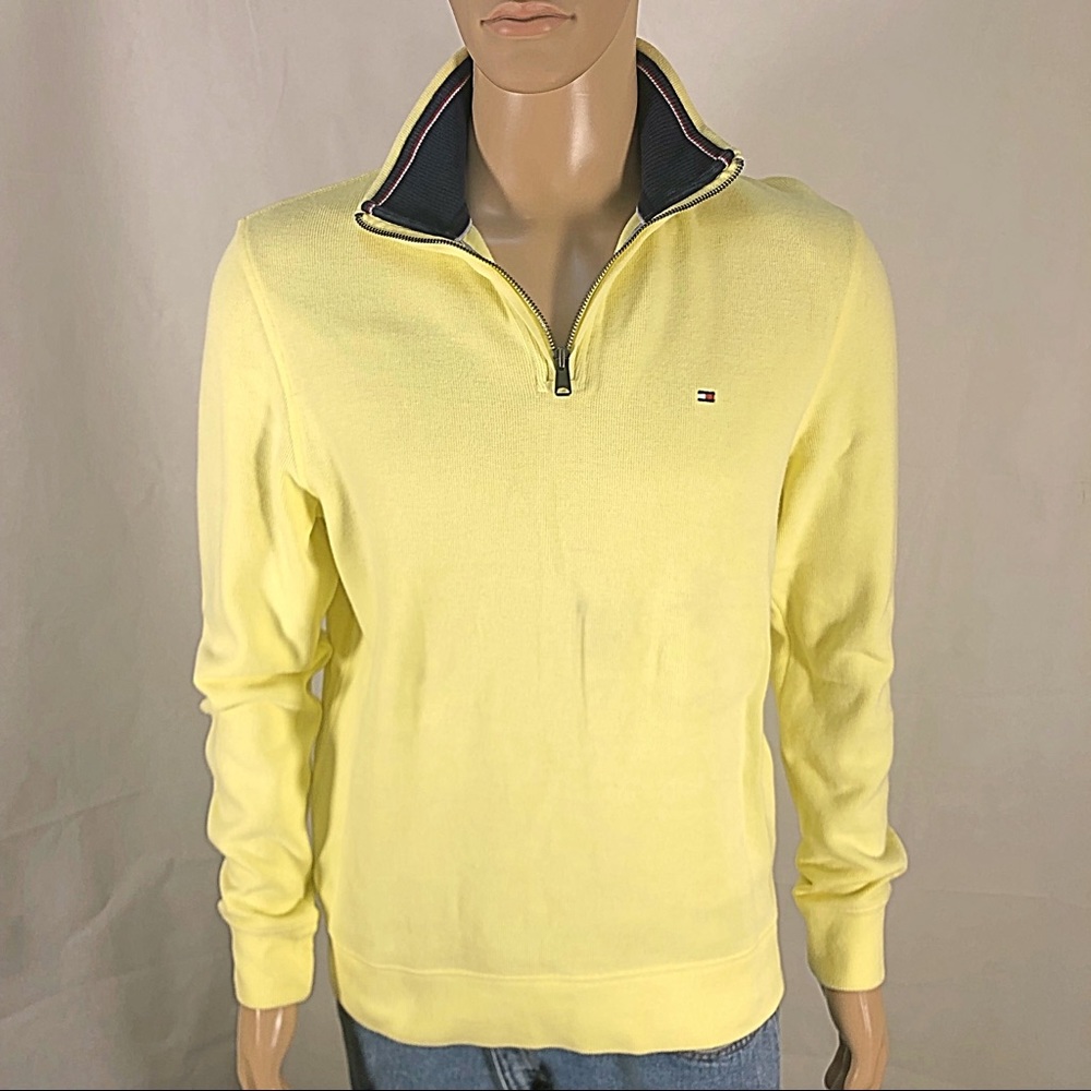 Tommy Hilfiger Menโs Size Small Pullover Sweater
